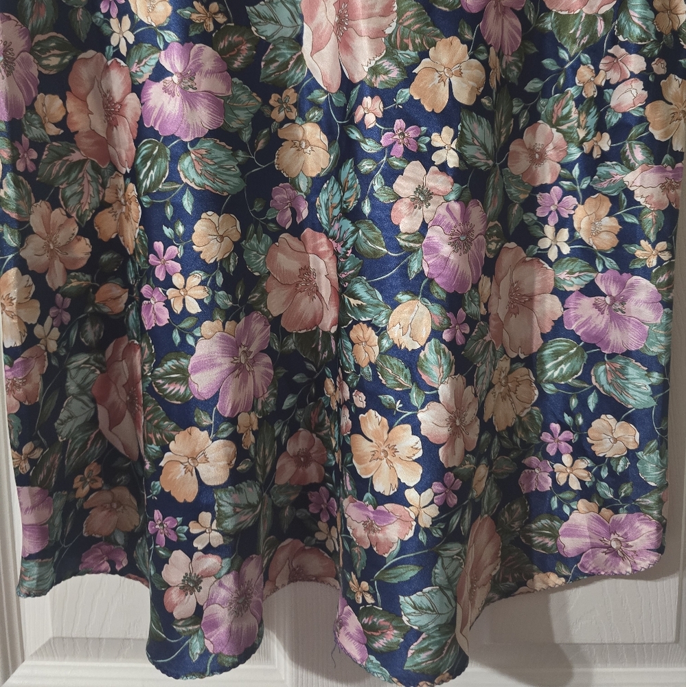 Vintage California Dynasty Navy Floral Print Satin Tank Top Blouse, Size 2X, EUC - Picture 4 of 13